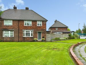 Front Of Property - click for photo gallery